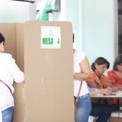 Jornada de votación para la Consulta Anticorrupción // fotografía de La Nación