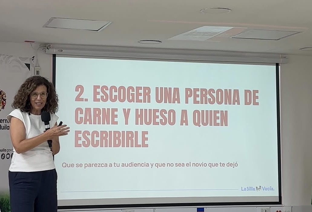 Desarrollo del taller de crónica en la Gobernación del Huila